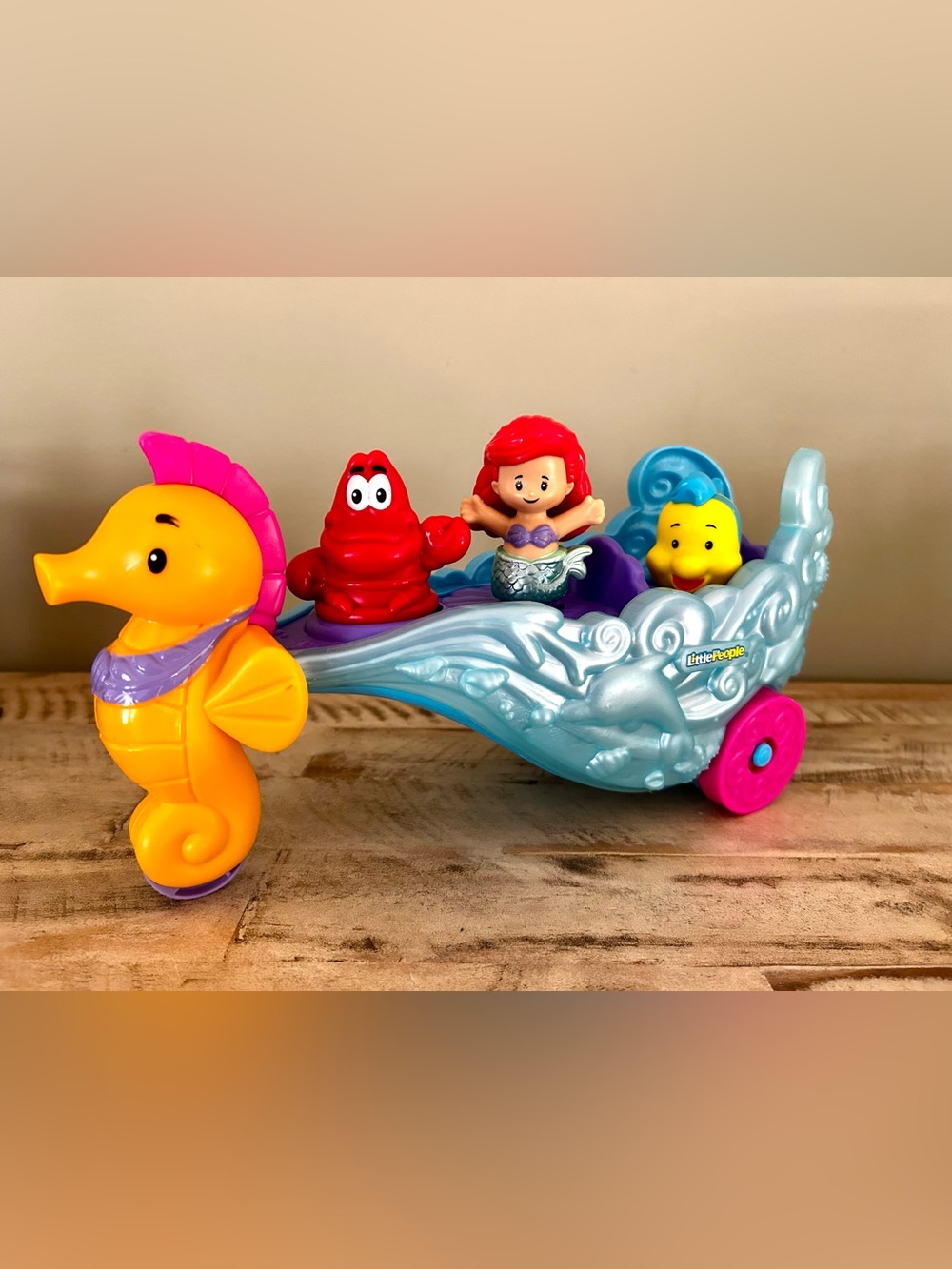 Fisher-Price Little People Disney Ariel Light-Up Sea Carriage Carriage Set